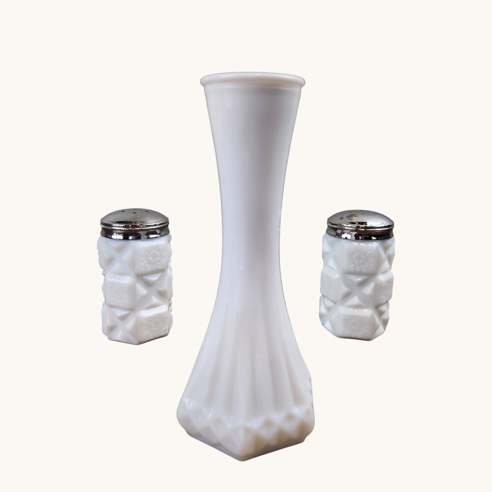 VTG Milk Glass Lot Hoosier Bud Vase Westmoreland Salt & Pepper Shakers Farmhouse